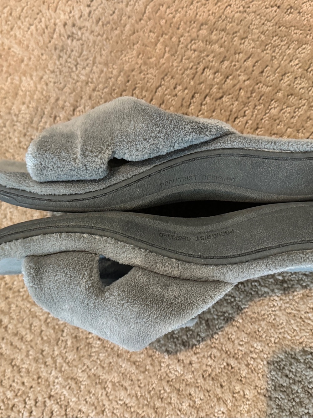 Vionic Relax orthodic comfort shoe Slippers in Light Gray - Picture 2 of 7